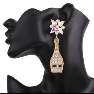 Enchanting Crystal Bridal Earrings - Wedding Glamour and Elegance! Bride (NWT)